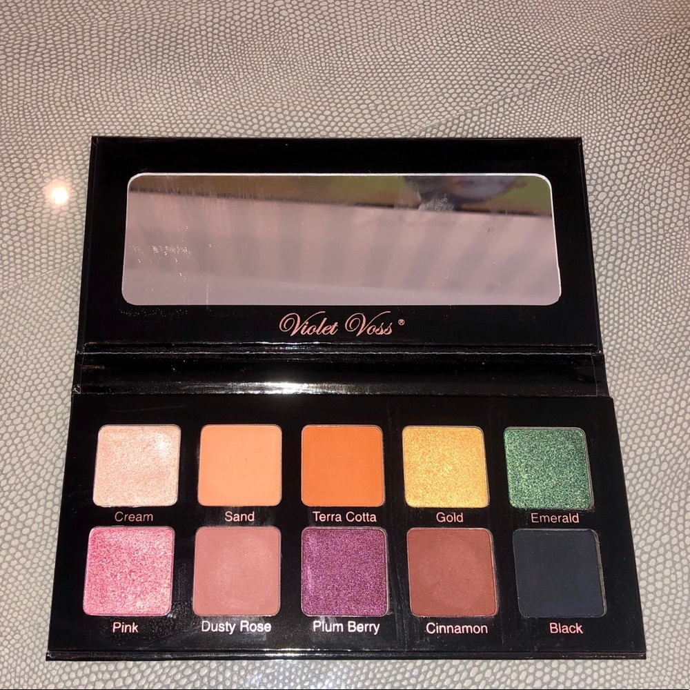 Violet Voss Essentials Eye Shadow Palette